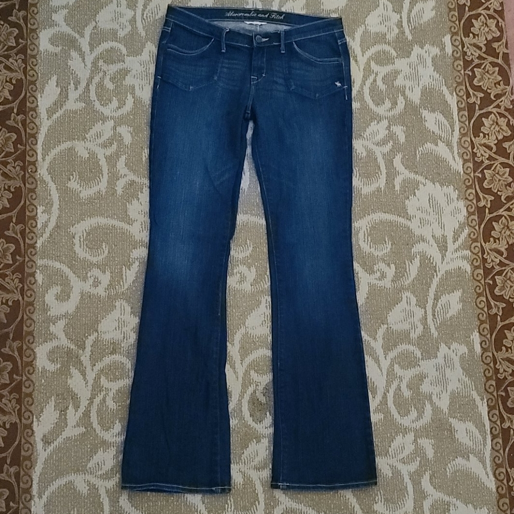 New - Abercrombie and Fitch Size - 6 Hipster Flare